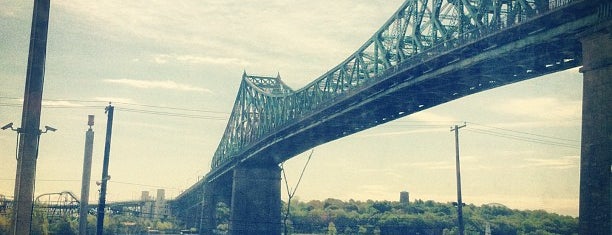Pont Jacques-Cartier is one of Kimmie 님이 좋아한 장소.