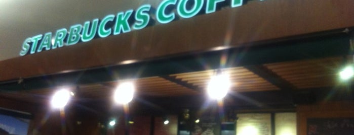Starbucks is one of Orte, die Ryú gefallen.