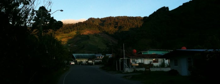 Los Quetzales is one of Tempat yang Disukai Aristides.