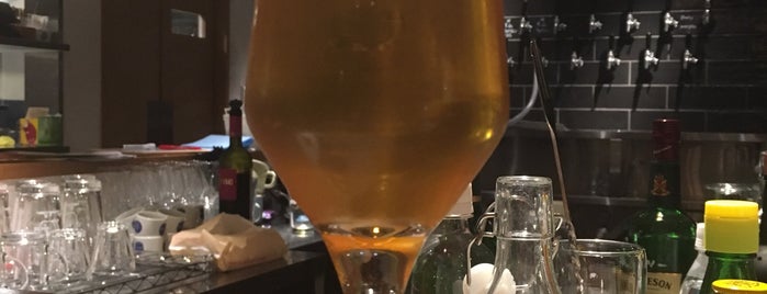 ON THE TABLE by Goodbeer faucets is one of Craft Beer On Tap - Minato.
