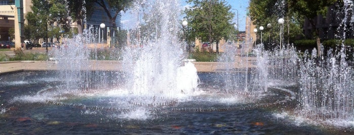 Gateway Fountain is one of Lieux qui ont plu à David.
