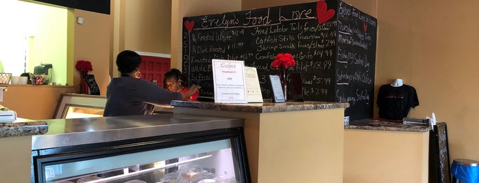 Evelyn’s Food Love is one of Black owned places i need to visit.