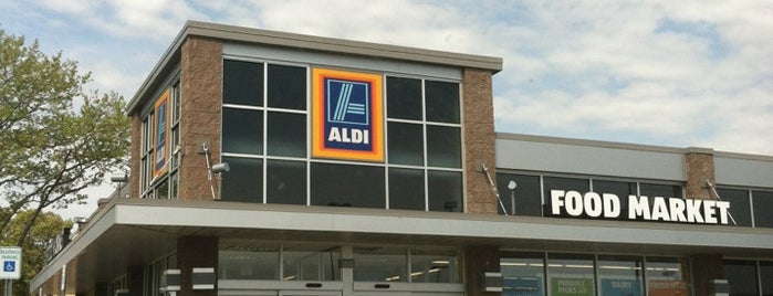Aldi Foods is one of สถานที่ที่ Trever ถูกใจ.