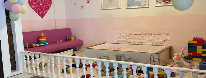 Das Spielzimmer is one of Kindercafes Berlin.
