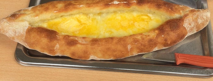 Ustam Pide Kebap Salonu is one of Lugares favoritos de Enohpi.