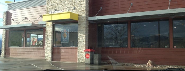 McDonald's is one of สถานที่ที่ Andy ถูกใจ.