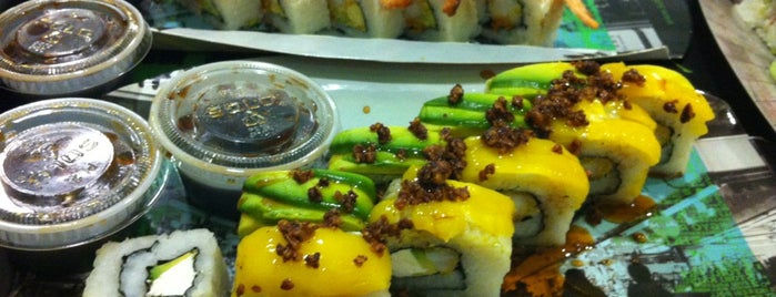 Sushi Roll is one of สถานที่ที่ Chilango25 ถูกใจ.