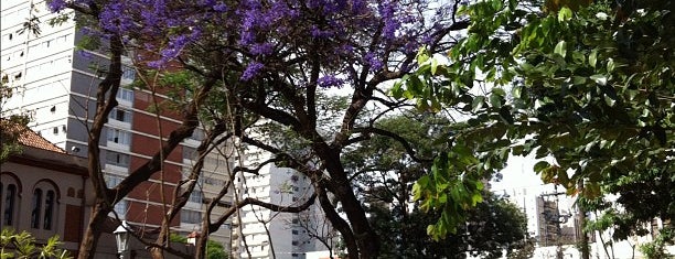 Praça das Bandeiras is one of cidades e lugares.