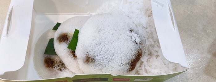 Traditional Haig Road Putu Piring is one of Kimmieさんの保存済みスポット.