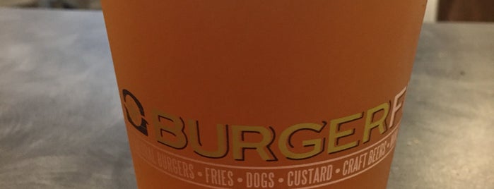 BurgerFi is one of Lugares guardados de Kimmie.