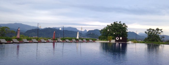 Luang Prabang View Resort is one of สถานที่ที่ Antoine ถูกใจ.