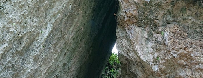 Triangle Rock is one of สถานที่ที่ Sada ถูกใจ.