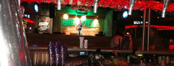 La P'tite Grenouille – Boîte à Chansons is one of Nightlife.