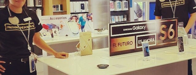 Samsung Store is one of Locais curtidos por Emilio.
