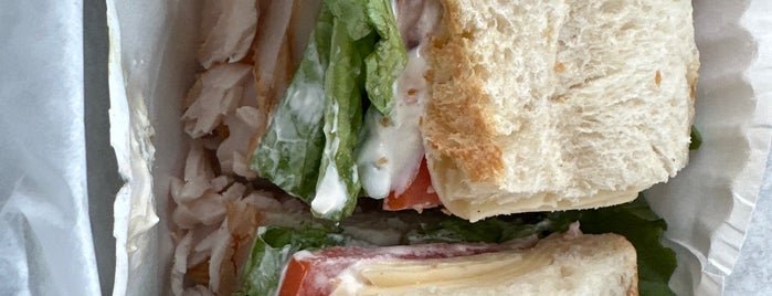 Chris' NY Sandwich Co is one of Lugares guardados de Mark.