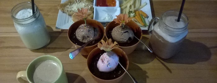 Re&Fort Garden Cafe is one of Culinary of Malang.