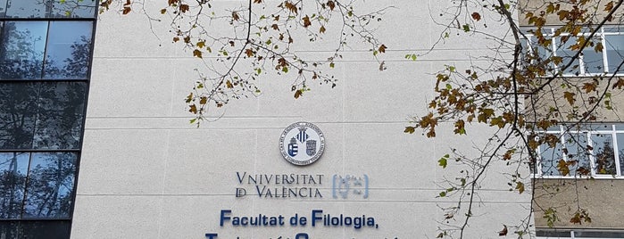Facultat de Filologia, Traducció i Comunicació is one of Uni.