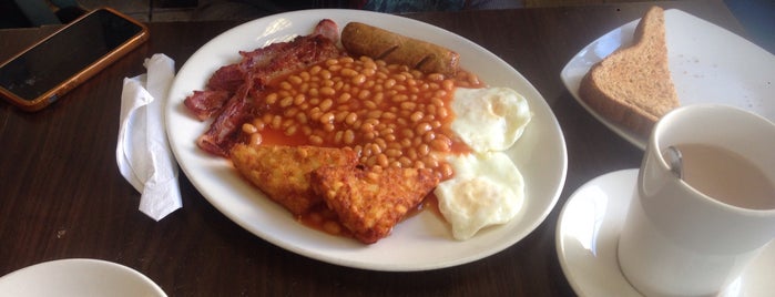 Muswell Hill Cafeteria is one of Posti che sono piaciuti a András.