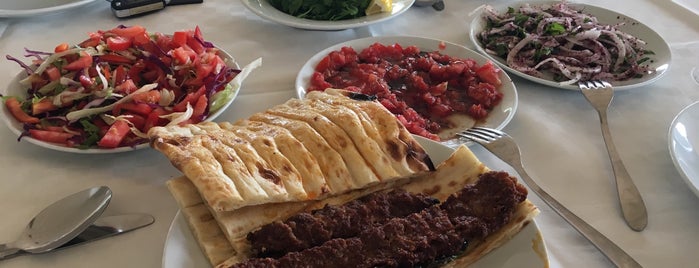 adana kebap mart cafe is one of Nazo'nun Beğendiği Mekanlar.