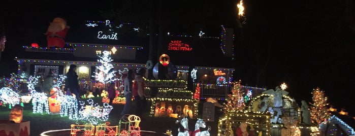 Poulos Family Holiday Lights Display is one of OBX places.