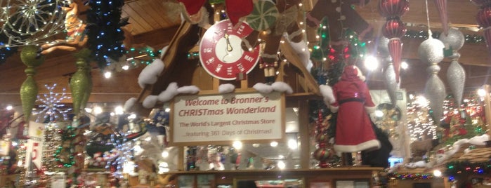 Bronner's Christmas Wonderland is one of Michigan Trip - Must Go.