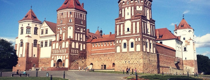 Мірскі замак / Mir Castle is one of romaさんのお気に入りスポット.