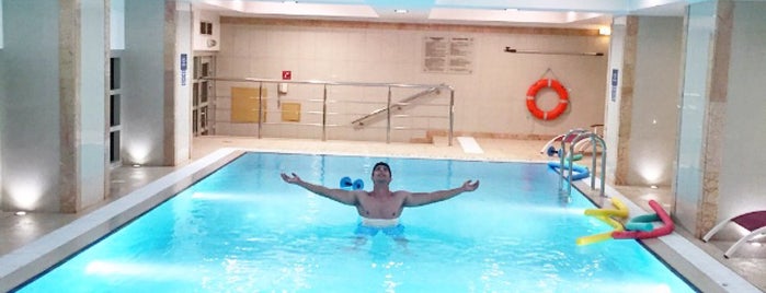 Swimming Pool @ Orange Fitness is one of Спорт.