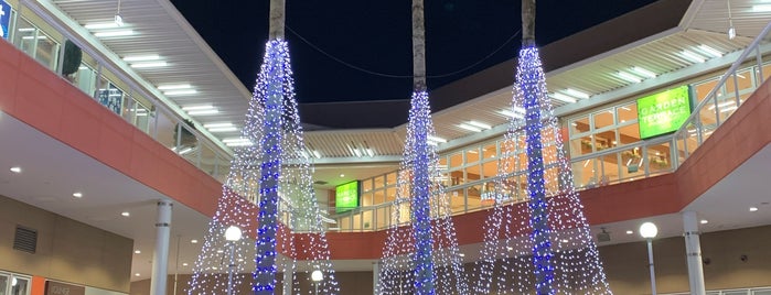 MrMax Shonan Fujisawa Shopping Center is one of Top picks for Malls.