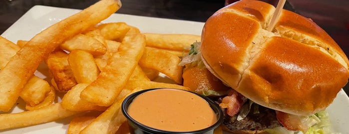 Red Robin Gourmet Burgers and Brews is one of Food.
