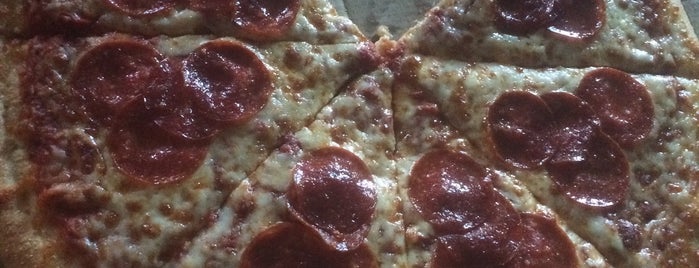 Little Caesars Pizza is one of Lugares favoritos de Ellen.