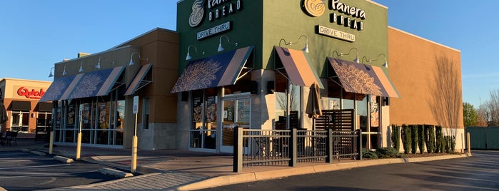 Panera Bread is one of The 15 Best Places for Horseradish in Louisville.