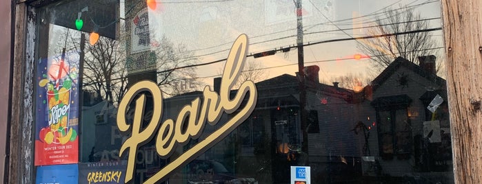 Pearl Bar is one of Louisville.