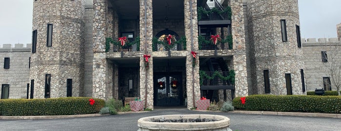 Kentucky Castle is one of Louisville.