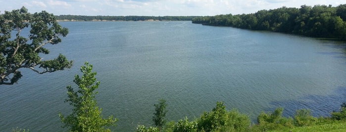 Deer Creek State Park Lodge and Conference Center is one of Posti che sono piaciuti a Colin.