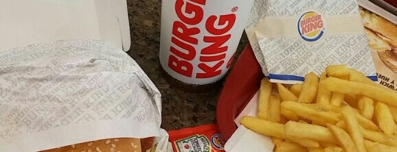 Burger King is one of Locais curtidos por Ruben.