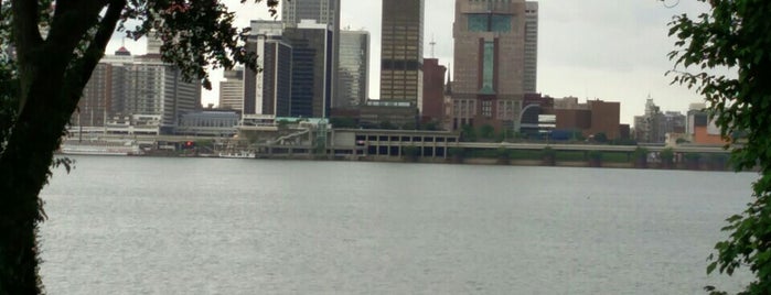 Falls of the Ohio is one of Posti che sono piaciuti a barbee.