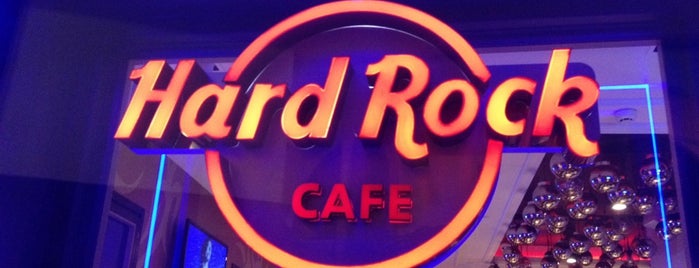 Hard Rock Cafe Ibiza is one of สถานที่ที่ Magnus ถูกใจ.