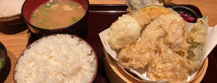 天ぷら海鮮 まる福 伏見桃山店 is one of 食べもん屋.