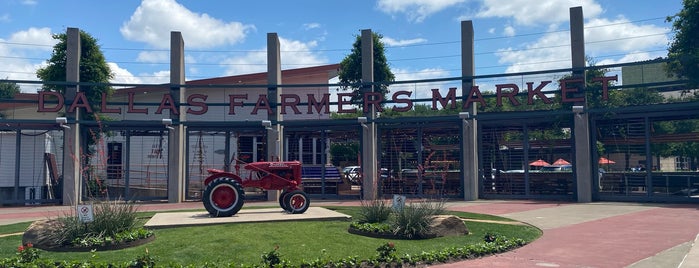 Dallas Farmers Market is one of Everett’s Liked Places.
