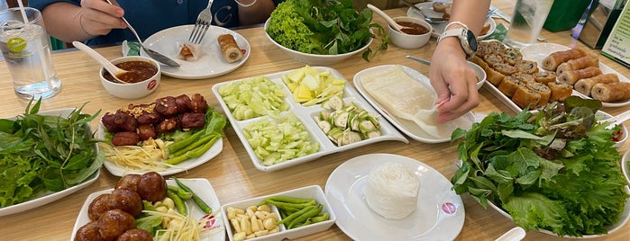 วีที แหนมเนือง is one of Favorite Food.