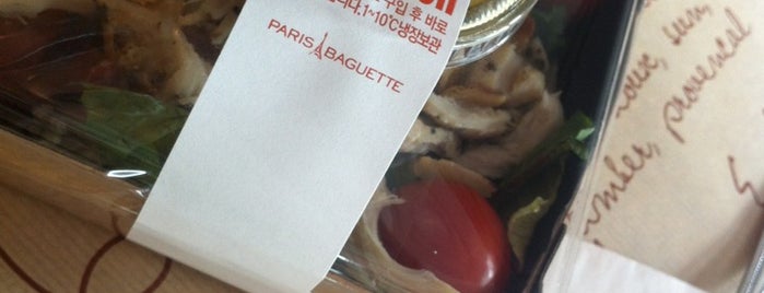 PARIS BAGUETTE café is one of 양재천. 양재역..