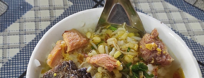 Soto Girin is one of Kuliner Sragen.