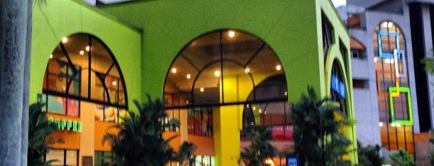 AEON Alpha Angle Shopping Centre is one of Edwin'in Beğendiği Mekanlar.