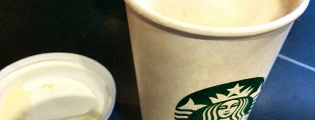 Starbucks is one of 🖤💀🖤 LiivingD3adGirl : понравившиеся места.