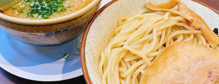 ラーメン無限大 津田沼店 is one of Tempat yang Disukai fuji.