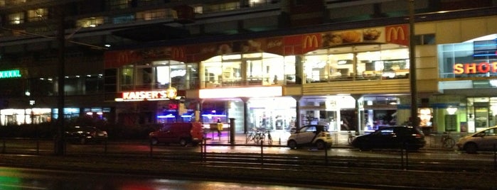 McDonald's is one of Tempat yang Disukai Priscila.