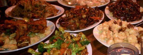Chen's Chinese Restaurant is one of Locais salvos de Steven.