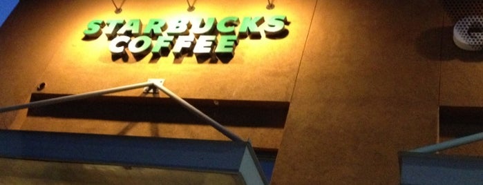 Starbucks is one of Locais curtidos por Carol.