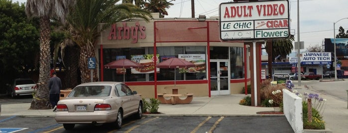 Arby's is one of Tempat yang Disukai J.