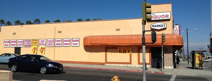 Buddha Market is one of Locais curtidos por Zachary.